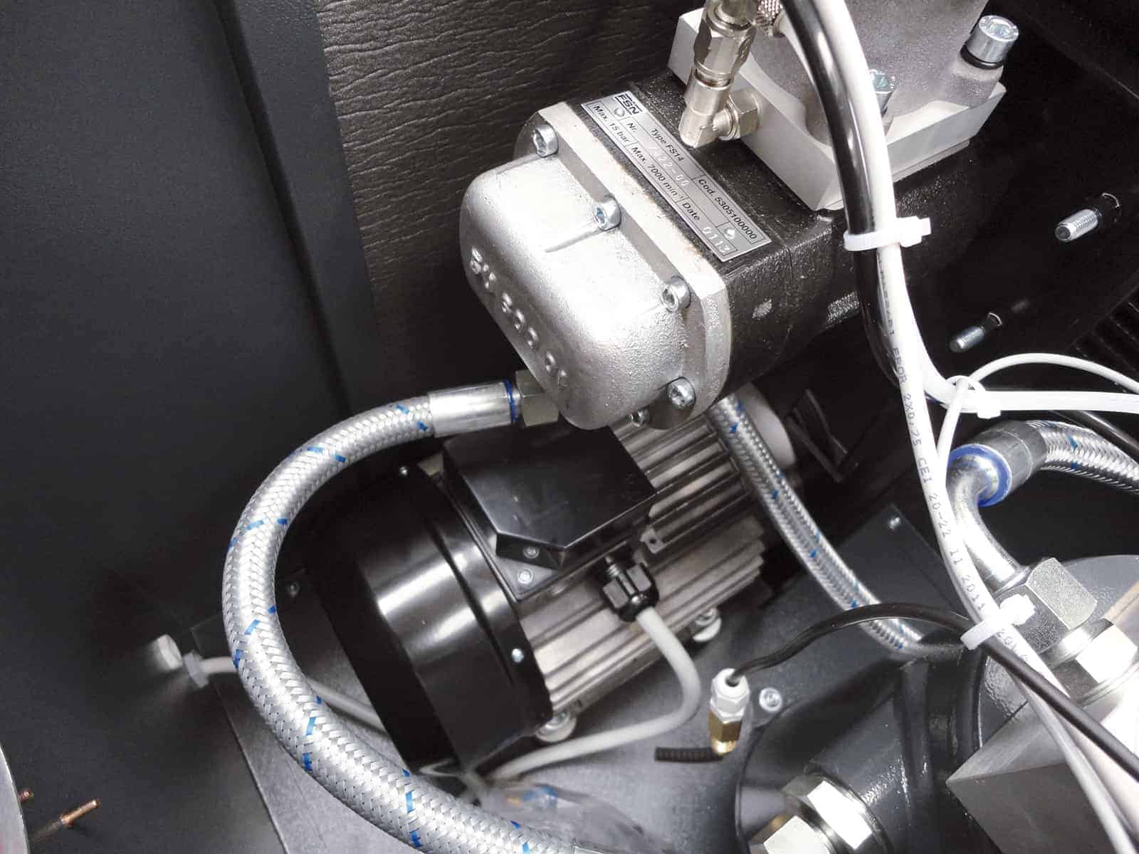 MICRO 5.5-13 Compressore a vite con trasmissione a cinghia, compatto e silenzioso. altre applicazioni