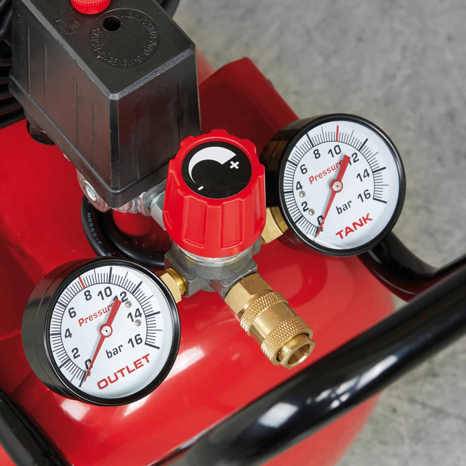 Tiger 265M Compressore coassiale lubrificato, indicato per soddisfare le esigenze di hobbisti e professionisti. dettaglio