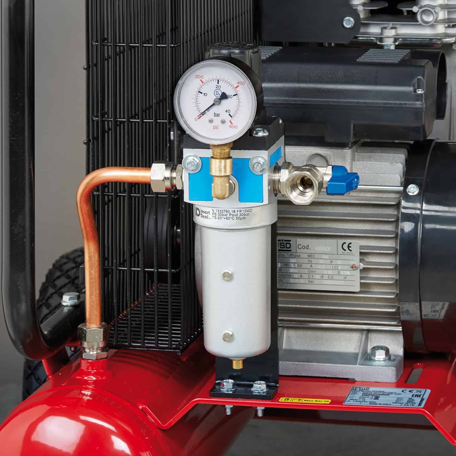 Warrior BK113-4-A.P.-28 Compressore ad alta pressione a cinghia bistadio, adatto per chi richiede pressioni di lavoro fino a 28 bar. altre applicazioni